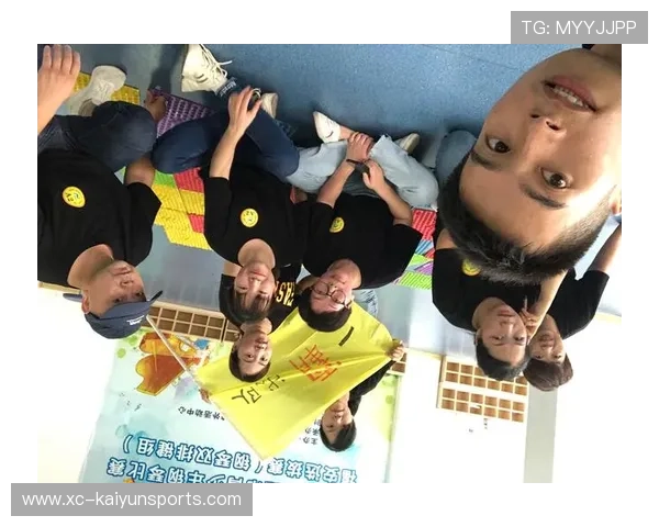 战队推出节日特别周边延续节庆参与感，战队赛周五